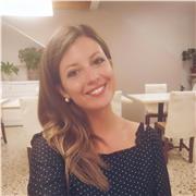 Insegnante di lettere, impartisce lezioni anche di storia dell'arte, di disegno tecnico e di inglese per scuole medie e superiori a Vicenza